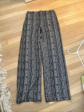 Stoosh Black and White Wide-Leg Printed Pants